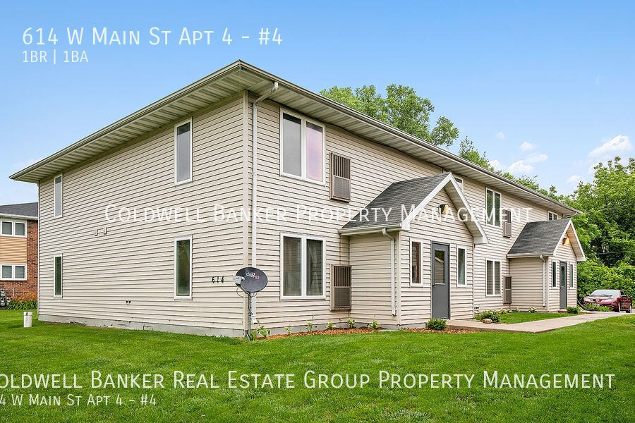 614 W Main St in Winneconne, WI - Building Photo