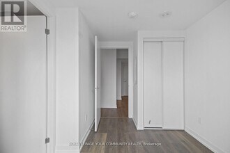 82-2282 Dalhousie St in Toronto, ON - Building Photo - Building Photo
