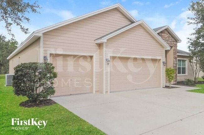 6127 Evansbrook Dr in Zephyrhills, FL - Building Photo - Building Photo