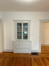 5011 Washington St, Unit 1 in Boston, MA - Foto de edificio - Building Photo