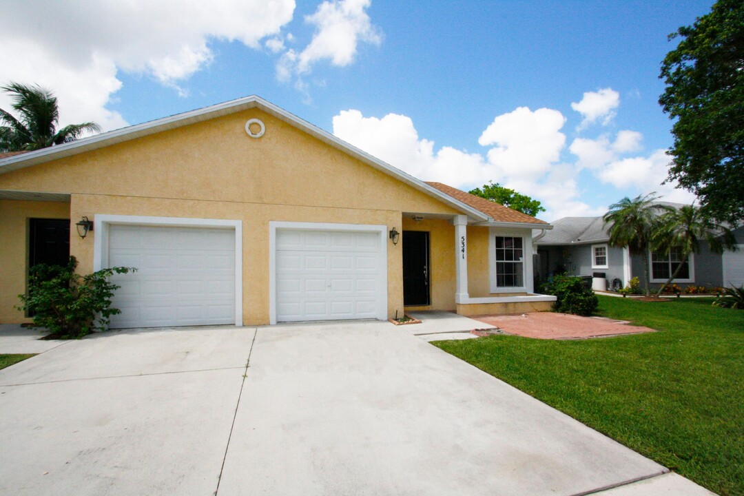 5341 Grey Fox Ct in West Palm Beach, FL - Building Photo