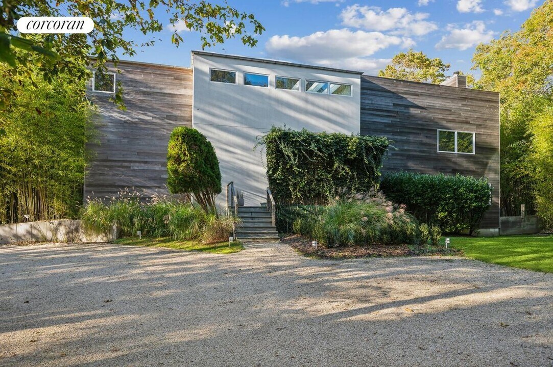 10 Three Mile Harbor Hog Creek Rd in East Hampton, NY - Foto de edificio