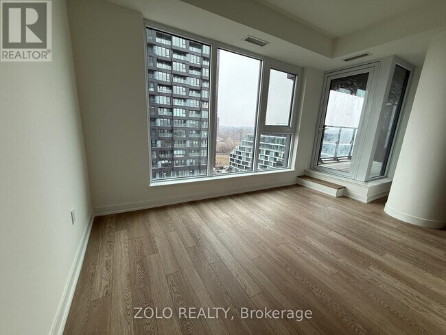 5 Quarrington Ln in Toronto, ON - Building Photo - Building Photo