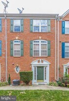 3672 Madison Watch Way in Falls Church, VA - Building Photo
