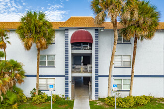 The Sunbay Apartments in Holiday, FL - Building Photo - Building Photo