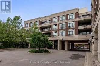 2396-2396 Major MacKenzie Dr W in Vaughan, ON - Building Photo - Building Photo