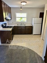 2216 Piper Pl in Burlington, IA - Building Photo - Building Photo