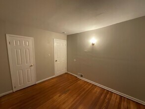 644 Easter Ave in Akron, OH - Foto de edificio - Building Photo