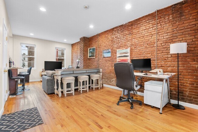 property at 6 Drake Pl