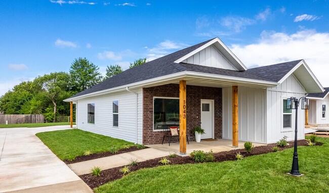 property at 923 N Blake Ave