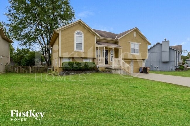 1609 Tyler Dr in Raymore, MO - Building Photo - Building Photo