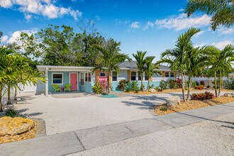 214 50th St W in Bradenton, FL - Building Photo - Building Photo