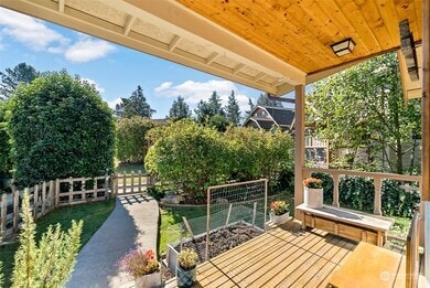 1182 Hughes Ave in Blaine, WA - Building Photo - Building Photo