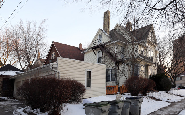 1655 N Humboldt Ave in Milwaukee, WI - Foto de edificio - Building Photo