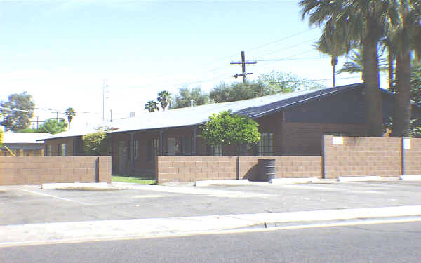 750-756 E Dana Ave in Mesa, AZ - Building Photo