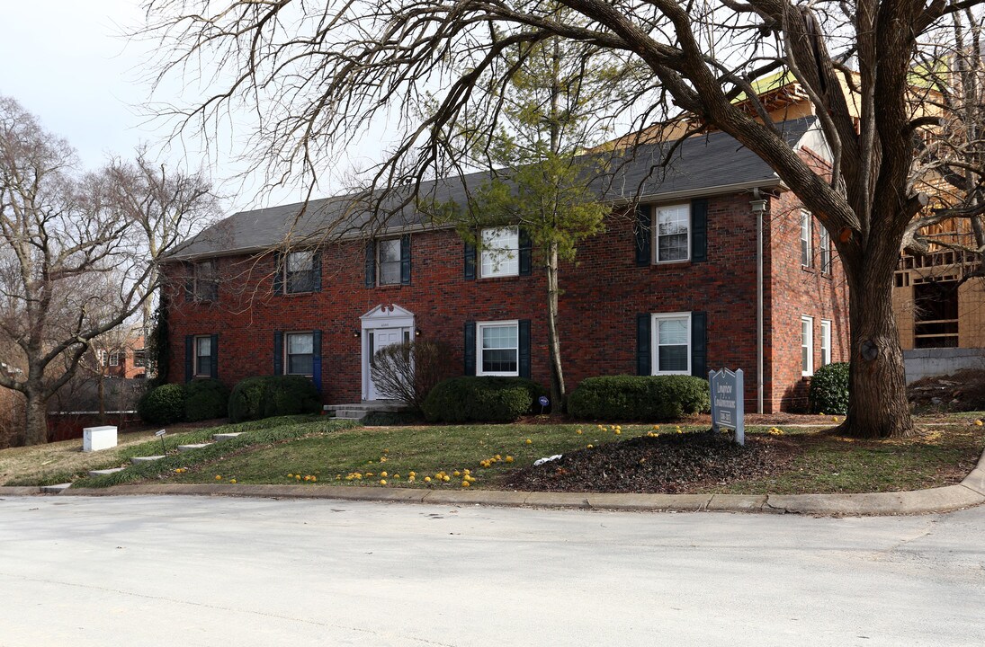 Longview Condominiums in Nashville, TN - Building Photo