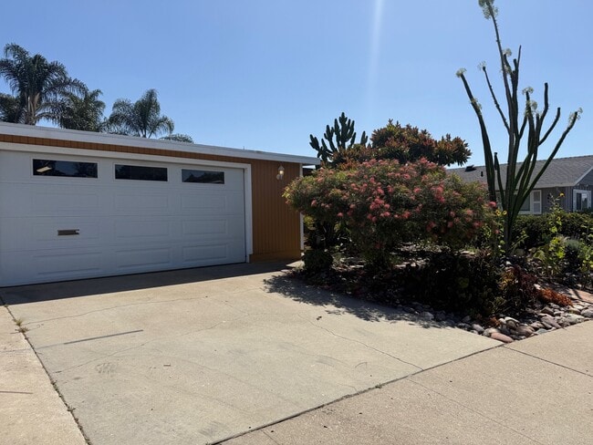 2155 Montclair St in San Diego, CA - Building Photo - Building Photo