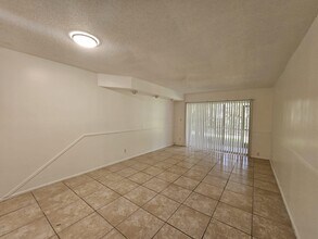 7925 Fairview Dr in Tamarac, FL - Building Photo - Building Photo