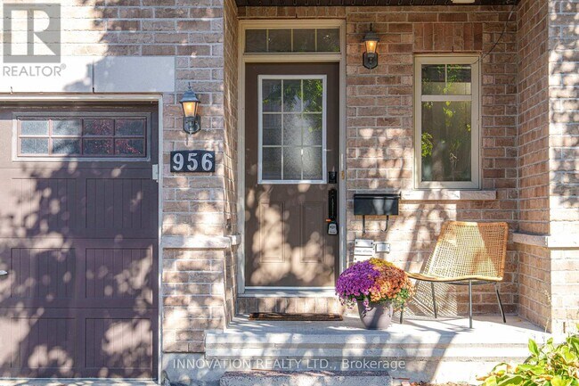 956 Fletcher Cir in Ottawa, ON - Building Photo - Building Photo