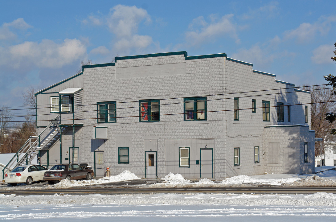 219 S Main St in Pleasant Gap, PA - Building Photo