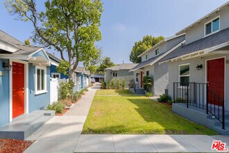 1227 E Harvard St in Glendale, CA - Foto de edificio - Building Photo