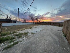 257 Brettwood Dr in Woodway, TX - Building Photo - Building Photo