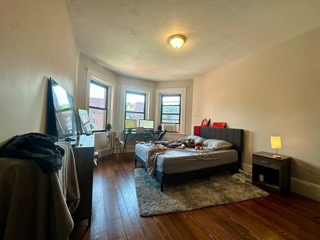 1855 Beacon St in Brookline, MA - Building Photo - Building Photo