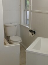 85 Bowen St, Unit 2 in Jamestown, NY - Foto de edificio - Building Photo