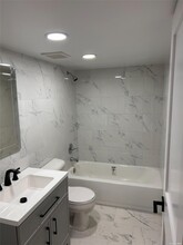 660 Great Neck Rd in Copiague, NY - Building Photo - Building Photo