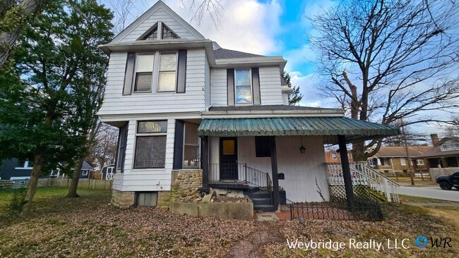 property at 8402 Curzon Ave