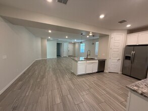 327 W Tamarack Dr in Queen Creek, AZ - Building Photo - Building Photo