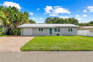 2360 NE 15th Terrace in Pompano Beach, FL - Building Photo