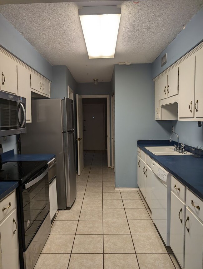 534 Highland Woods Dr W in Mobile, AL - Building Photo - Building Photo