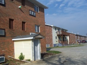 Feyhurst Apartments in Louisville, KY - Building Photo - Building Photo