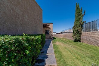 2650 S Los Amigos Dr in Yuma, AZ - Building Photo - Building Photo