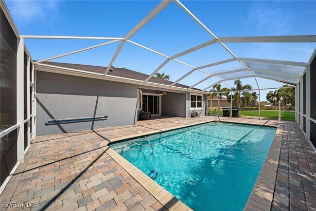 271 Destiny Cir in Cape Coral, FL - Building Photo - Building Photo