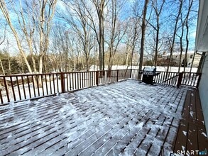 27 White Oak Rd in Shelton, CT - Building Photo - Building Photo