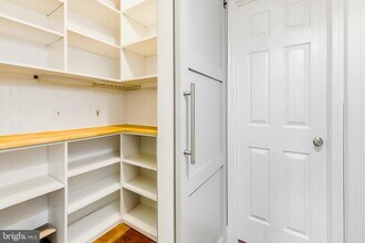 20 Lakeside Ln in Washington Township, NJ - Building Photo - Building Photo