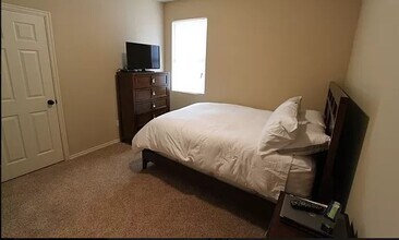 101 Ashley Dr in Edmond, OK - Building Photo - Building Photo