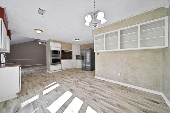 2006 Mermaid Ln