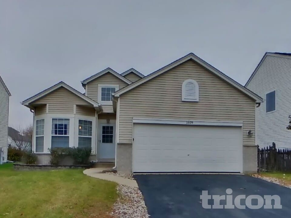 1609 Heritage Pointe Ct in Plainfield, IL - Foto de edificio