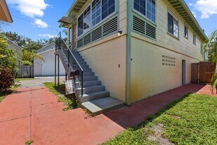 460 15th Ave N in St. Petersburg, FL - Building Photo