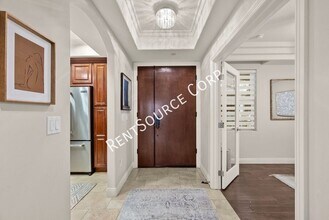 12044 Hoffman St in Los Angeles, CA - Foto de edificio - Building Photo