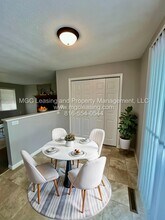 409 SW Madison St in Lee's Summit, MO - Foto de edificio - Building Photo