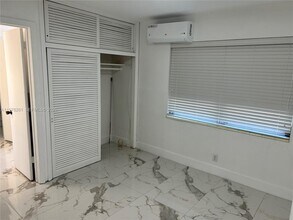 2000 Buchanan St in Hollywood, FL - Building Photo - Building Photo