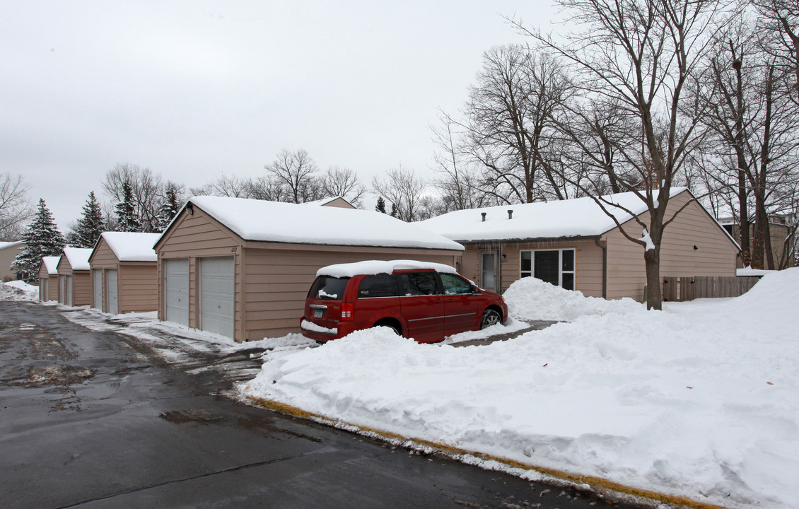 Hickory Ridge Townhomes in Maple Grove, MN - Building Photo