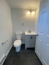 48 Moulton Rd, Unit 2 in Arlington, MA - Building Photo - Building Photo