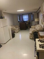 3556 W McLean Ave, Unit bastment garden apt. in Chicago, IL - Building Photo