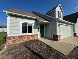 408 Trent Ct in Lawrence, KS - Building Photo