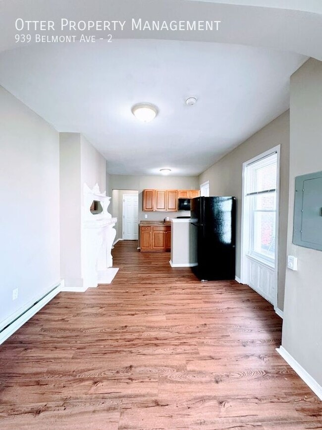 939 Belmont Ave